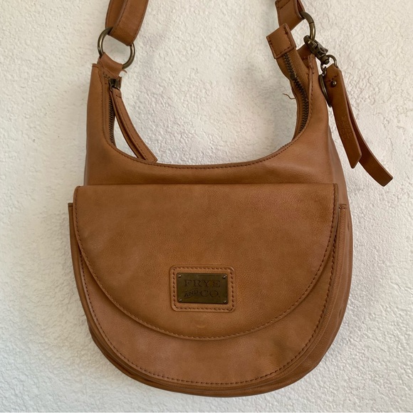 Frye and Co. Core Saddle Crossbody Bag in Cognac - Picture 4 of 9